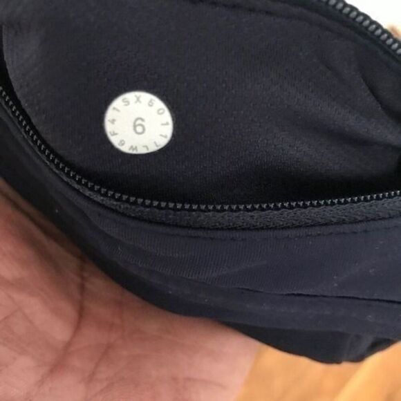 Lululemon Pace Rival Crop 22" Midnight Navy. size 6….0273 - Picture 3 of 4